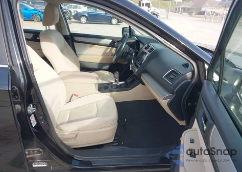 2015 Subaru Legacy 2.5I Premium z USA, uszkodzony, nr VIN 4S3BNAC65F3048231